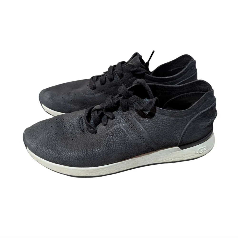 UGG Sneakers Adaleen Black Suede Leather 7 Athleisure Comfort Neutral Minamilist